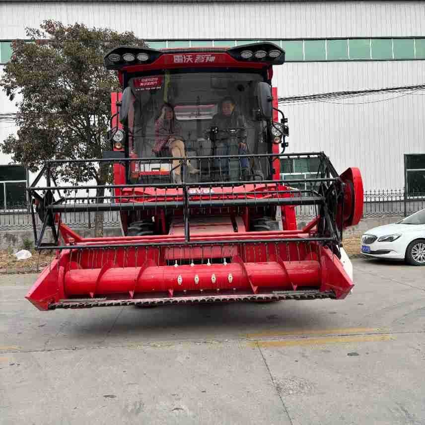 Combine harvester 190hp for Rice, Wheat, and other grains - Image 2